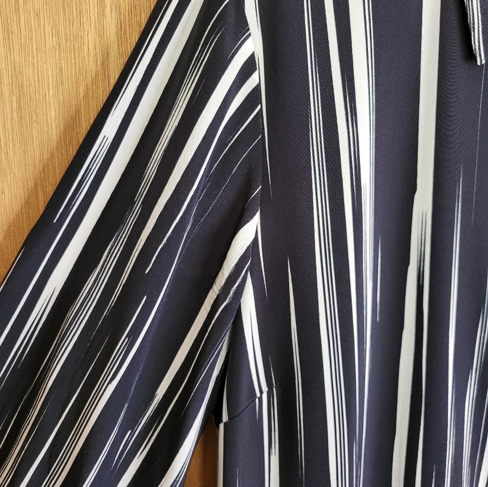 Nicole Miller Black and White Barcode Striped Shirt Dress. Size XL - Picture 15 of 16